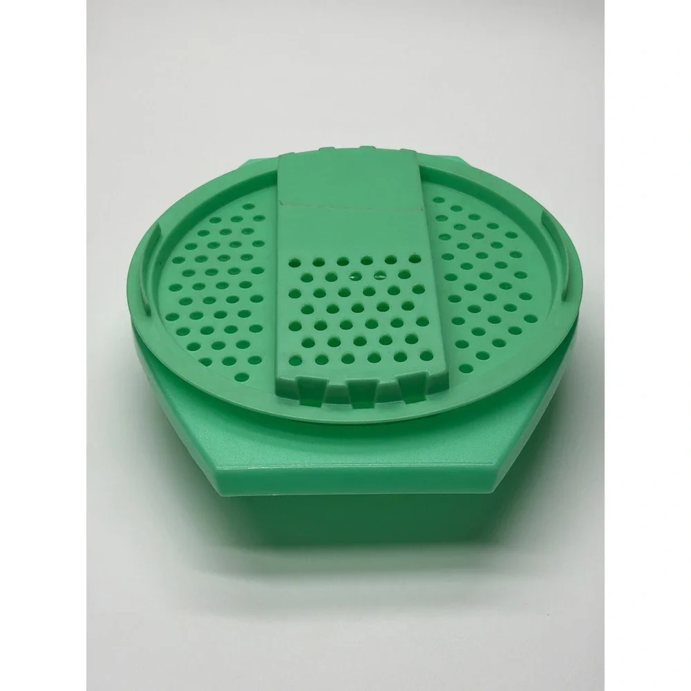 Vintage Tupperware Green Grater Slicer Lid 787-3 and Bowl 786-4 Set USA Made 516